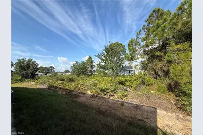 2607 26th St SW, Lehigh Acres, FL 33976 - Photo 11
