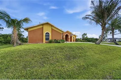 640 Clancy St E, Lehigh Acres, FL 33974 - Photo 3