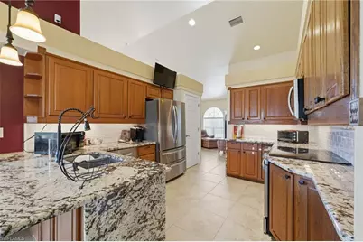 640 Clancy St E, Lehigh Acres, FL 33974 - Photo 11