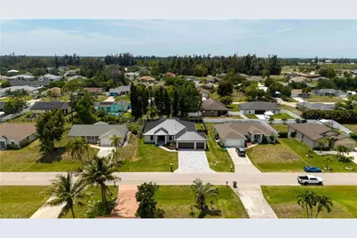 812 SW 14th Ave, Cape Coral, FL 33991 - Photo 5