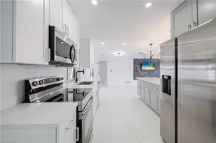 2285 SE 28th St, Cape Coral, FL 33904 - Photo 17