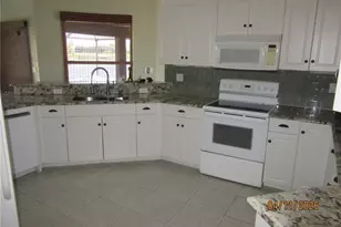 1137 SW 37th St, Cape Coral, FL 33914 - Photo 9