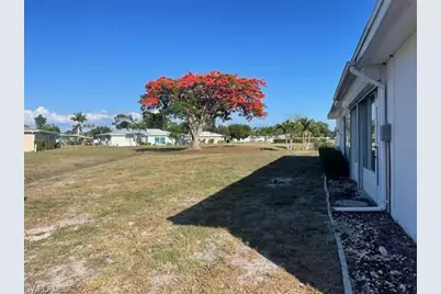 8381 Antigua Ct, Fort Myers, FL 33907 - Photo 25