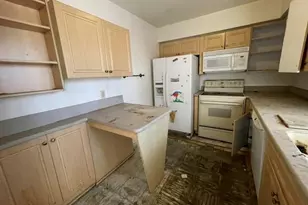 8381 Antigua Ct, Fort Myers, FL 33907 - Photo 9