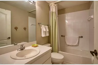8083 Queen Palm Ln #425, Fort Myers, FL 33966 - Photo 17