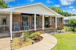 141 NW Rainbow Dr, Fort Walton Beach, FL 32548 - Photo 1