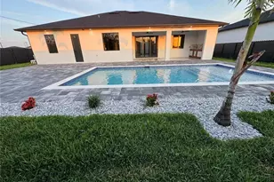 913 NE Juanita Pl, Cape Coral, FL 33909 - Photo 43