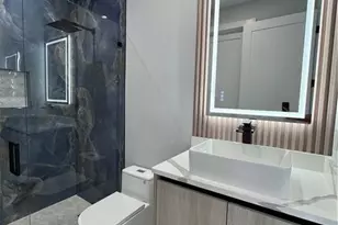 913 NE Juanita Pl, Cape Coral, FL 33909 - Photo 29