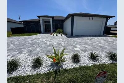 913 NE Juanita Pl, Cape Coral, FL 33909 - Photo 1
