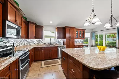 1250 Silverstrand Dr, Naples, FL 34110 - Photo 15