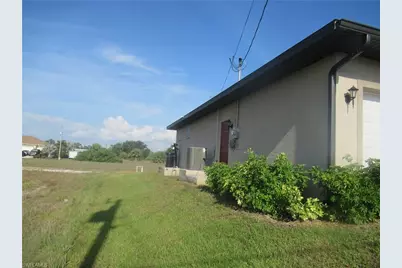3241 NW 41st Pl, Cape Coral, FL 33993 - Photo 3