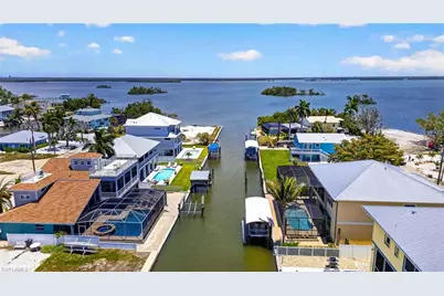 243 Driftwood Ln, Fort Myers Beach, FL 33931 - Photo 37