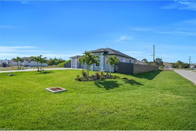 1125 NE 14th Ter, Cape Coral, FL 33909 - Photo 9