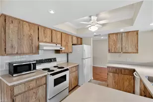 9708 Foxglove Cir, Fort Myers, FL 33919 - Photo 7