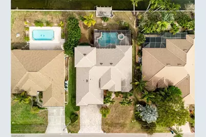 325 SE 21st St, Cape Coral, FL 33990 - Photo 7