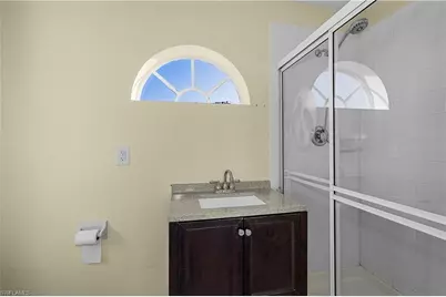 325 SE 21st St, Cape Coral, FL 33990 - Photo 39