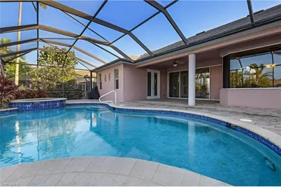 325 SE 21st St, Cape Coral, FL 33990 - Photo 9