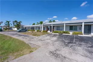 4608 SE 4th Pl, Cape Coral, FL 33904 - Photo 7