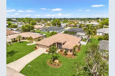 3613 SE 3rd Pl, Cape Coral, FL 33904 - Photo 3
