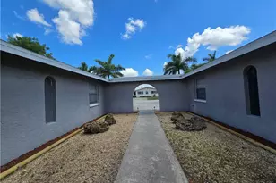 702 SE 47th St, Cape Coral, FL 33904 - Photo 5