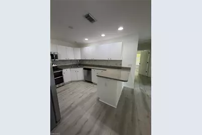 10625 Windsmont Ct, Lehigh Acres, FL 33936 - Photo 5