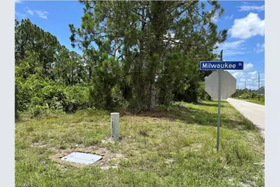 1016 Milwaukee Blvd, Lehigh Acres, FL 33974 - Photo 5