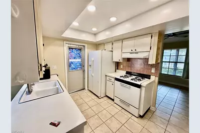 9 Palm Blvd, Lehigh Acres, FL 33936 - Photo 13