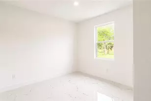 3052 S Beechwood Cir, Labelle, FL 33935 - Photo 5