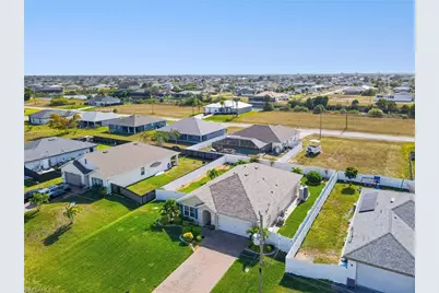 1018 NW 19th St, Cape Coral, FL 33993 - Photo 3