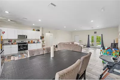 8006 Oakleaf Cir, Labelle, FL 33935 - Photo 3