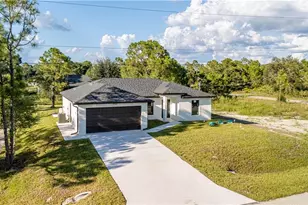 2710 42nd St W, Lehigh Acres, FL 33971 - Photo 7