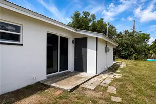 5422 Ninth Ave, Fort Myers, FL 33907 - Photo 9