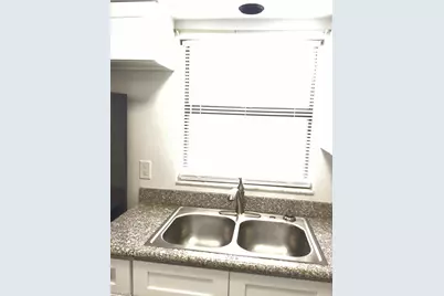 1123 NE 15th Ln, Cape Coral, FL 33909 - Photo 5
