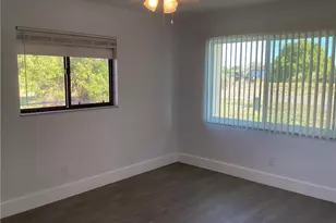 1123 NE 15th Ln, Cape Coral, FL 33909 - Photo 15
