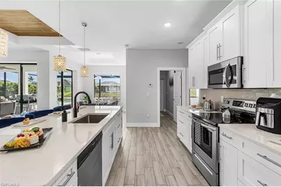 828 SW 28th St, Cape Coral, FL 33914 - Photo 13