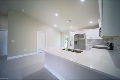 1011 Kent St E, Lehigh Acres, FL 33974 - Photo 5
