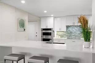 5601 Turtle Bay Dr, Naples, FL 34108 - Photo 7