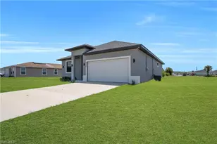 8045 Buttercup Cir, Labelle, FL 33935 - Photo 3