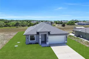 8045 Buttercup Cir, Labelle, FL 33935 - Photo 7