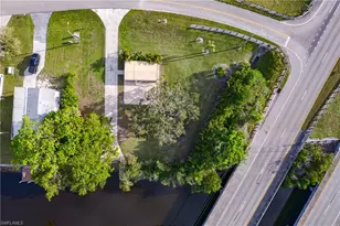 1747 Beverly Dr, Naples, FL 34114 - Photo 29
