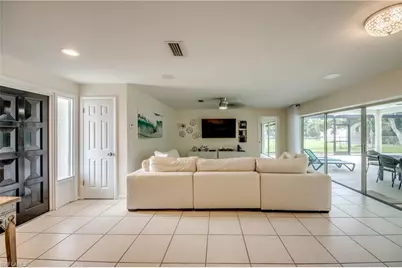 4424 SE 11th Pl, Cape Coral, FL 33904 - Photo 5