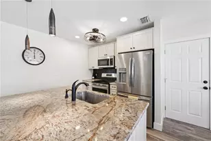 210 Hibiscus Dr, Fort Myers Beach, FL 33931 - Photo 5