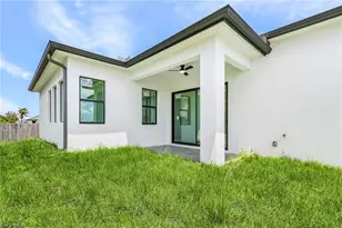 1322 NE 5th Pl, Cape Coral, FL 33909 - Photo 25