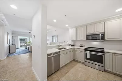221 9th St S #206, Naples, FL 34102 - Photo 3