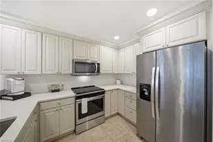 221 9th St S, Naples, FL 34102 - Photo 5