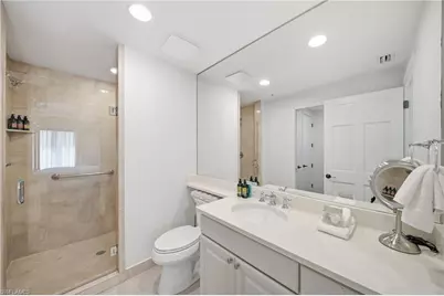 221 9th St S #206, Naples, FL 34102 - Photo 17