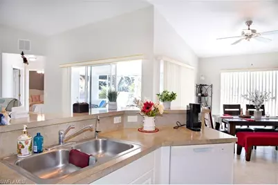 818 SW 11th Ave, Cape Coral, FL 33991 - Photo 17