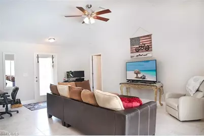818 SW 11th Ave, Cape Coral, FL 33991 - Photo 11