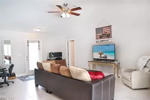 818 SW 11th Ave, Cape Coral, FL 33991 - Photo 11
