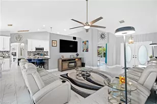 203 SE 14th Ct, Cape Coral, FL 33990 - Photo 5